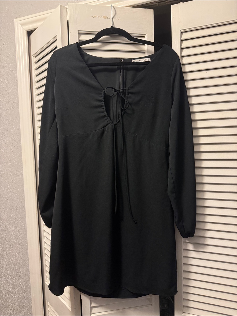 Abercrombie & Fitch Black Long Sleeve Tie-Front Dress
